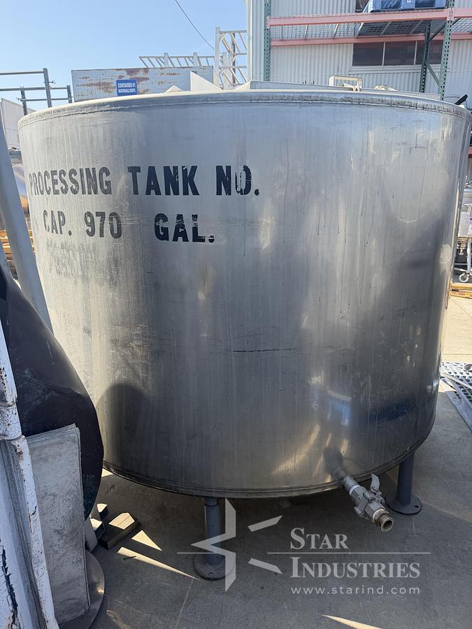 Used 1000 gallon SS Holding tank with small side mixer