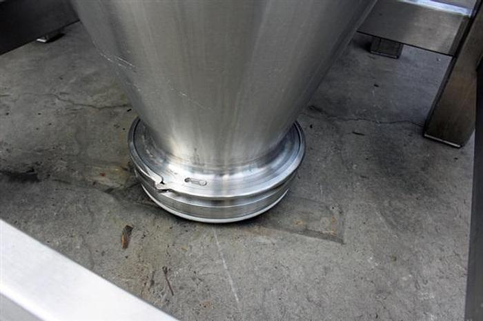 Used 1200 liter Servo Lift Product Transfer Bin