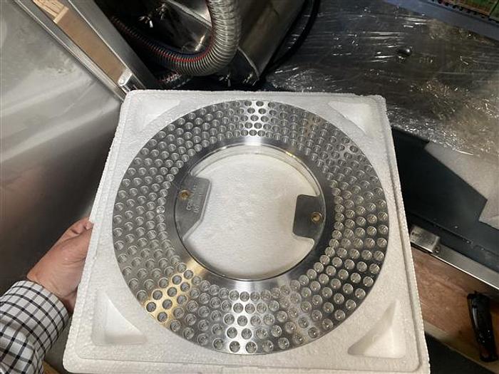 Used LFA Machine Co. Type 8 Semi-Automatic Encapsulator with 00 parts