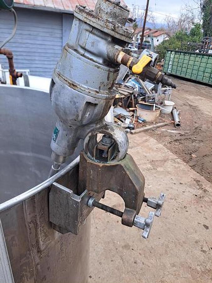 Used Tank, 625-Gallon, Stainless Steel, Agitated, MIX-MOR Mixer