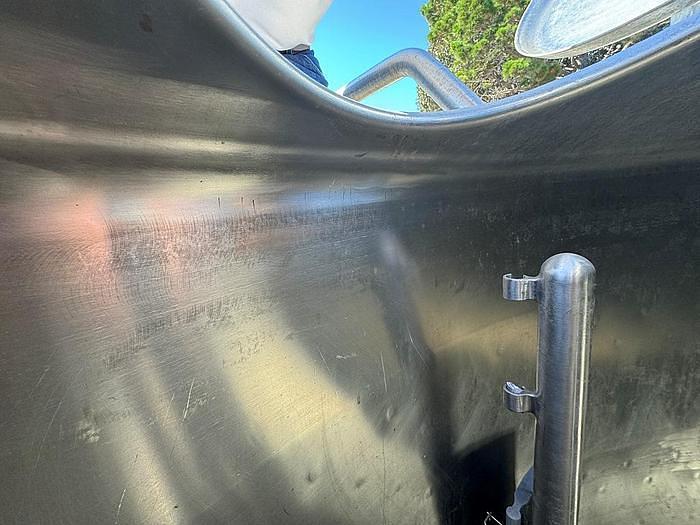 Used Tank, 1,000 Gallon, S/st, Jkt, DCI, Scrape Agit, CB/DT