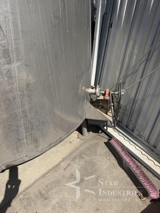 Used 1000 gallon SS Holding tank with small side mixer