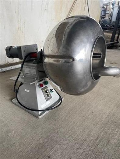 Used 5,500 liter Mueller s.s. Jacketed Tank