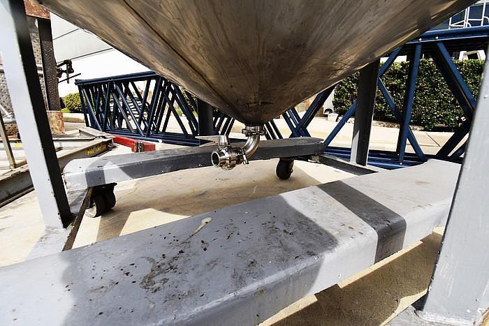 Used Tank, 750 Gallon, Stainless Steel, Cone Bottom