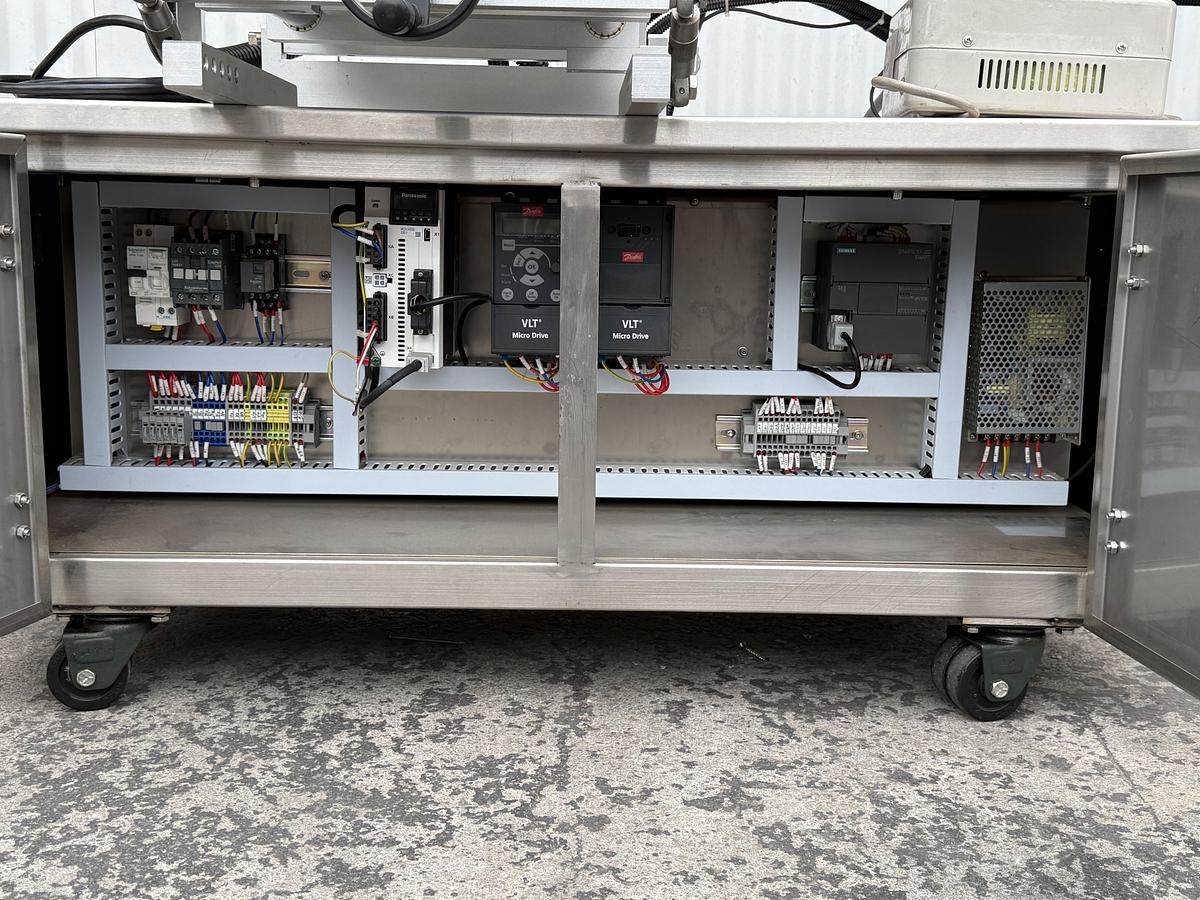 Used CAWON Labeling Machine - Round Bottles 