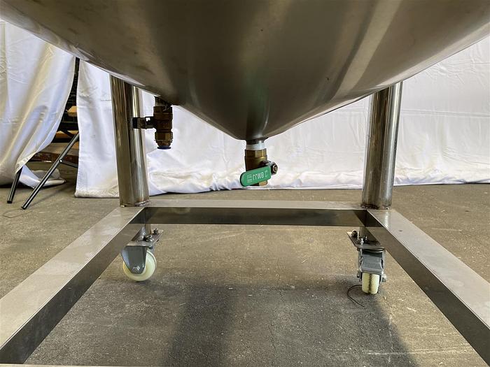 Used Stainless Steel Mixing Tank w/ Mixer