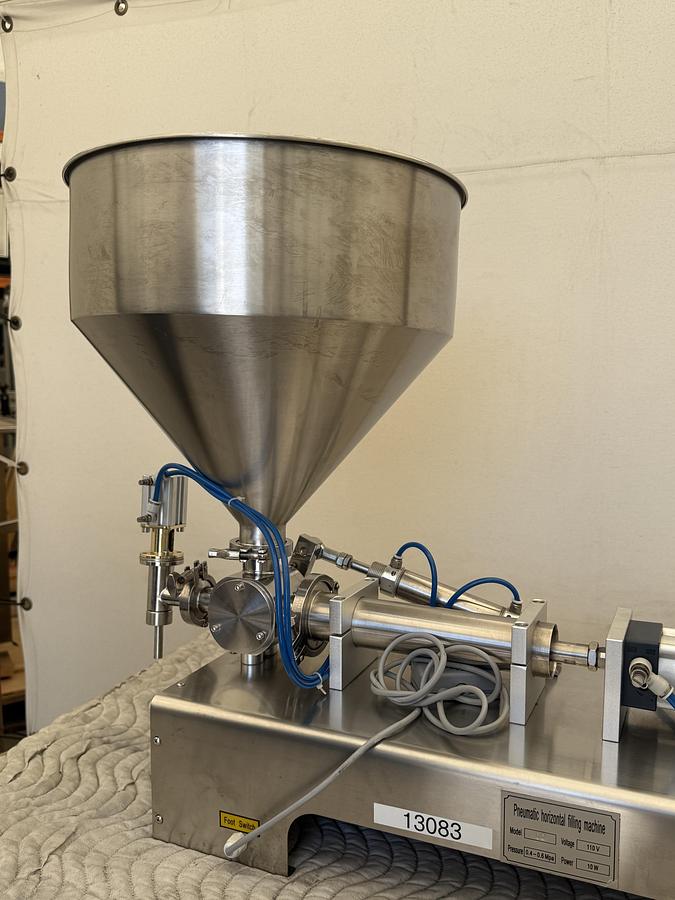 Used Pneumatic Horizontal Paste Filling Machine 