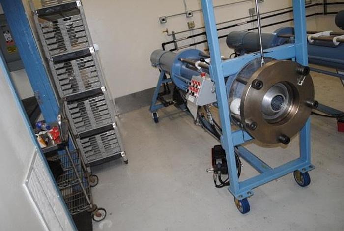 Used 11" Ventura Hydraulic Fabricators horizontal ram Extruder