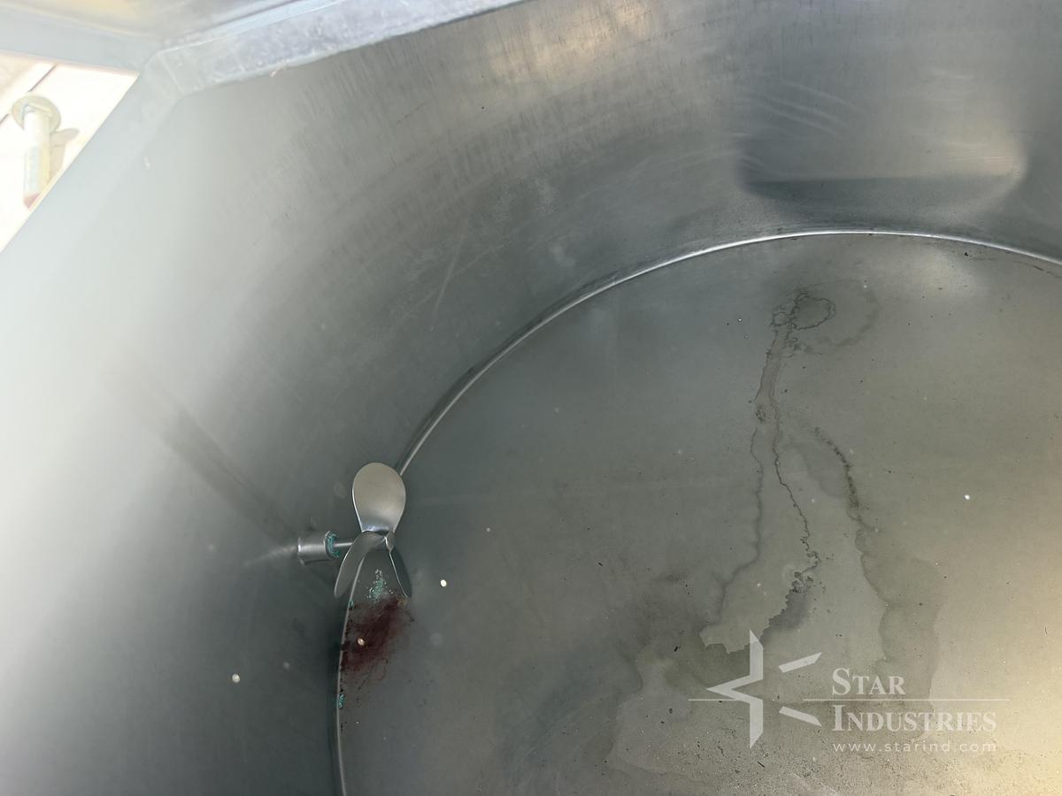 Used 1000 gallon SS Holding tank with small side mixer