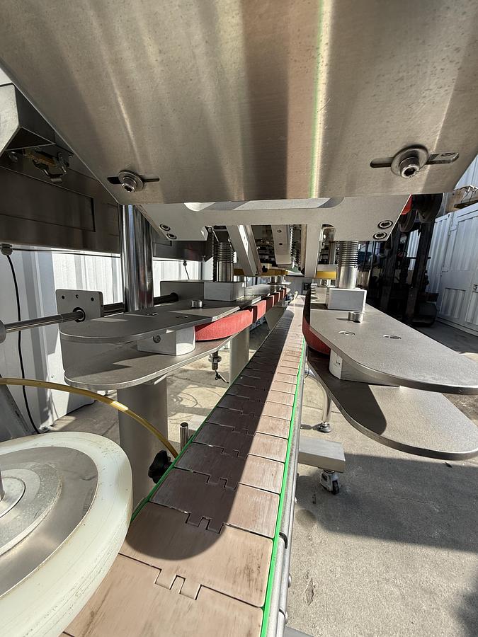 Used Capper with Cap Elevator