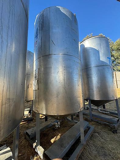 Used Tank, 750 Gallon, Stainless Steel, Cone Bottom