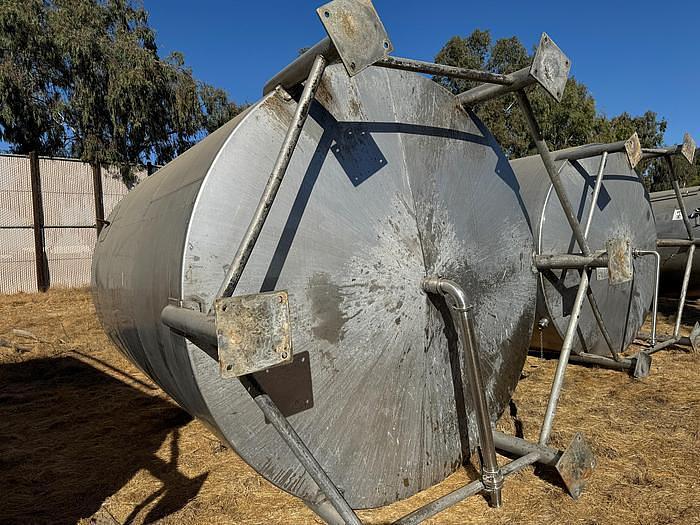 Used Tank, 6,500 Gallon, Stainless Steel, Dish Bottom, Legs