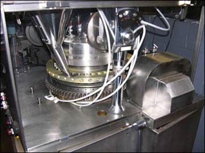 Used Key BBC-4 35 st. Bi-layer Tablet Press