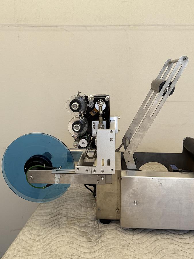 Used Semi -Automatic Labeling Machine 