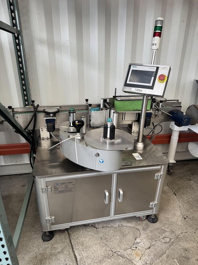Used Labeler for round bottles, Model BLM