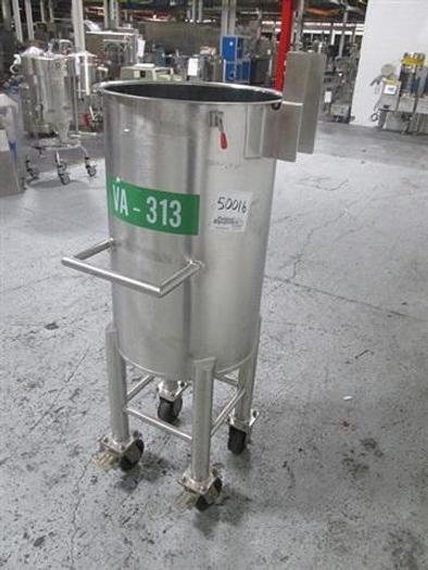 Used 30 GAL STAINLESS STEEL TANK