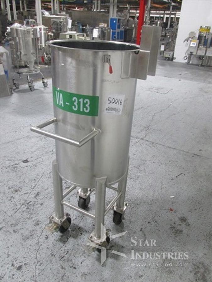 Used 30 GAL STAINLESS STEEL TANK