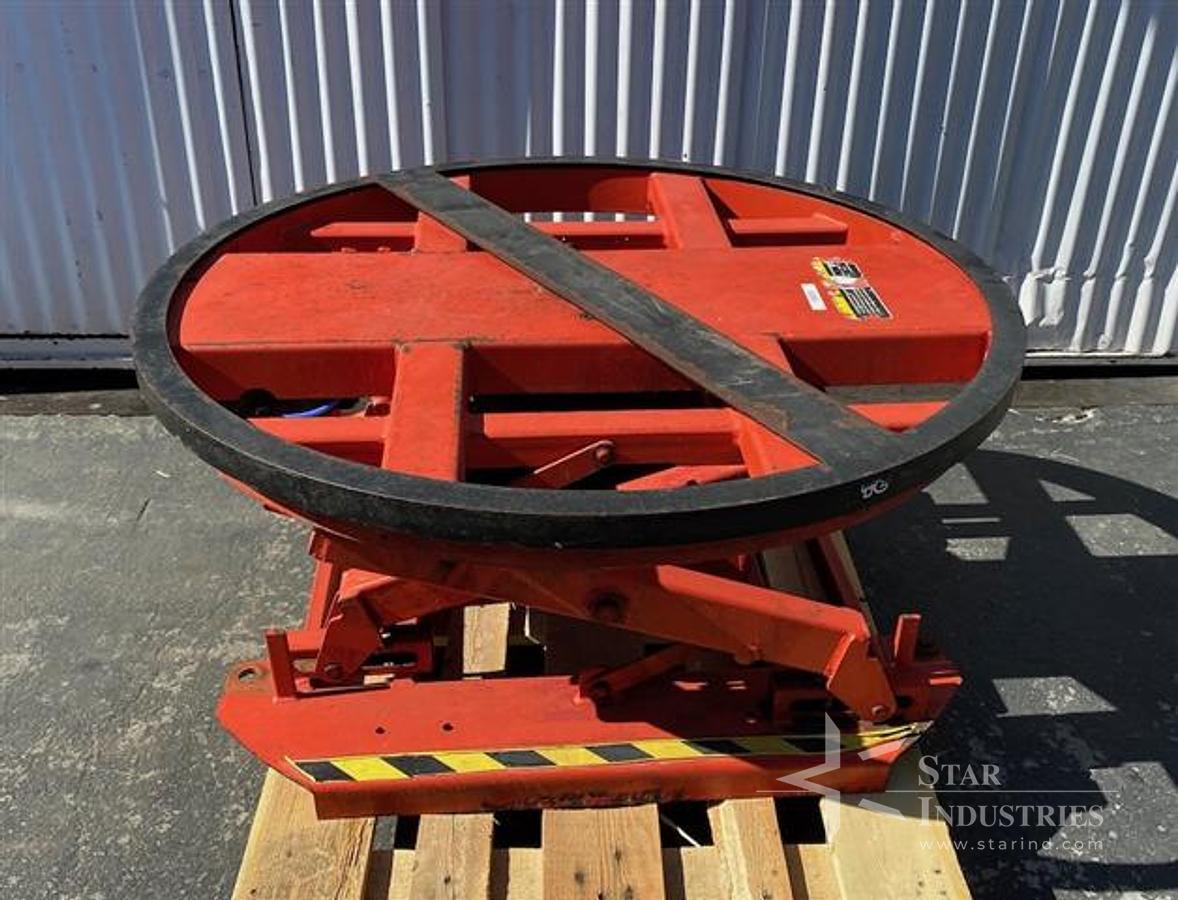 Used ELEVATOR 18" X 8' HEIGHTH