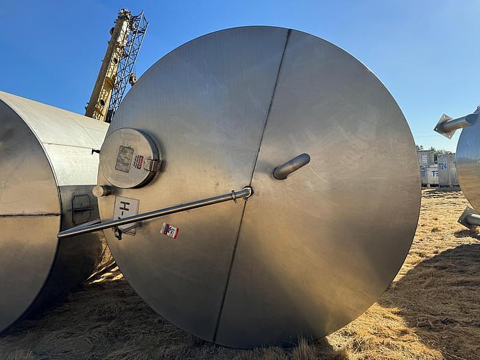 Used Tank, 6,500 Gallon, Stainless Steel, Dish Bottom, Legs