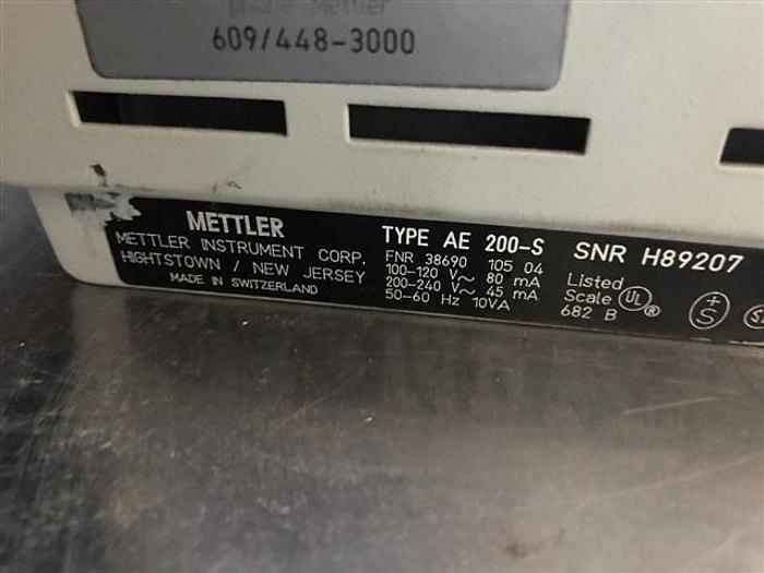 Used Mettler Toledo AE200 Scale
