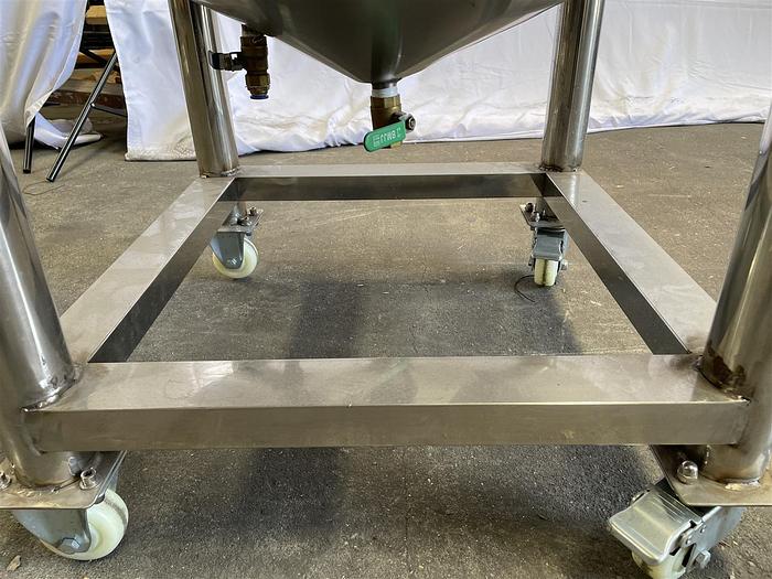 Used Stainless Steel Mixing Tank w/ Mixer