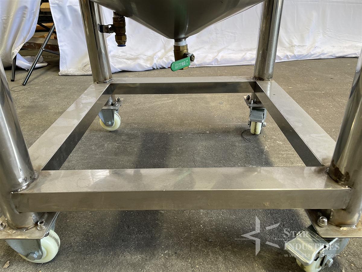 Used Stainless Steel Mixing Tank w/ Mixer