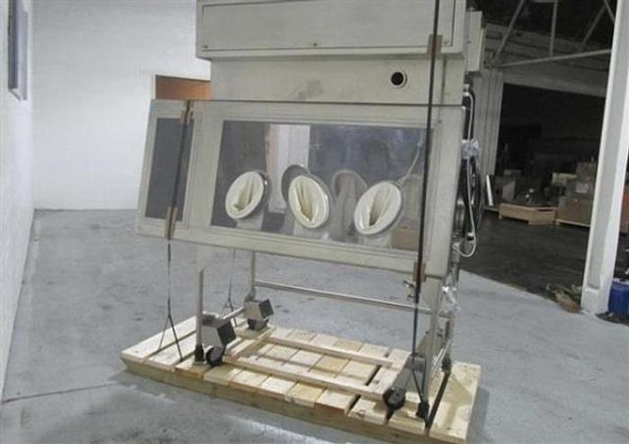 Used La Calhene Isolator Glove Box