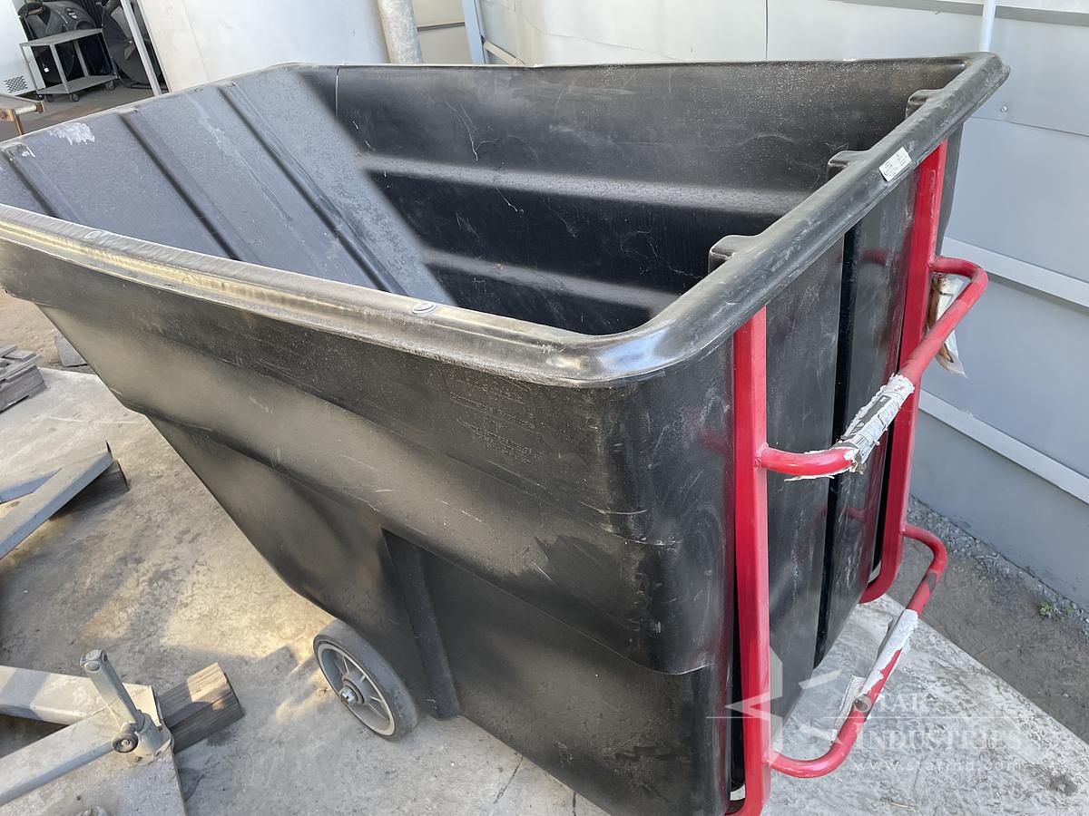 Used RubberMaid Black Plastic Garbage Disposal Bin