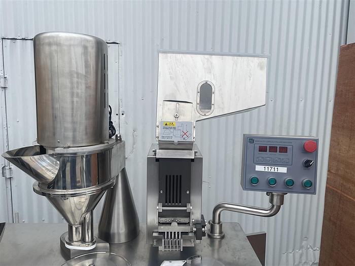 Used LFA Machine Co. Type 8 Semi-Automatic Encapsulator with 00 parts