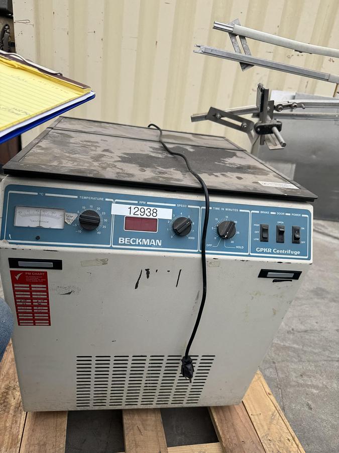 Used Beckman 6 Centrifuge