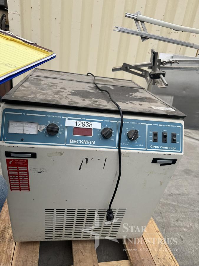 Used Beckman 6 Centrifuge