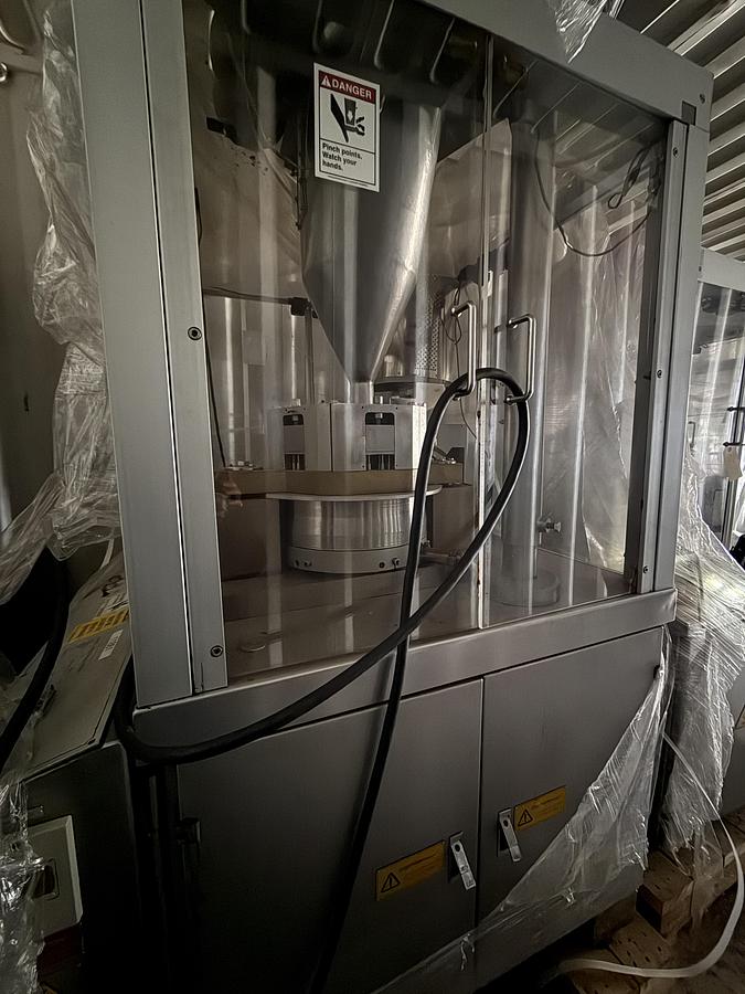 Used Huiyang Machinery ZJT1500 Encapsulator