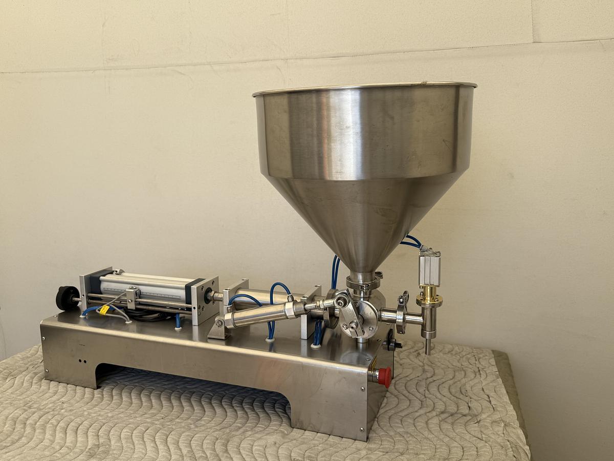 Used Pneumatic Horizontal Paste Filling Machine 
