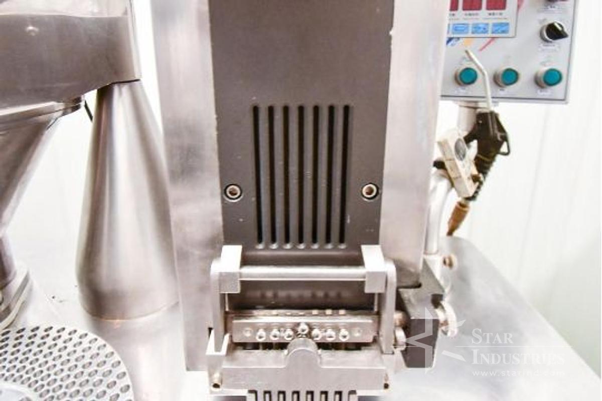 Used Semi Auto Capsule Filling Machine
