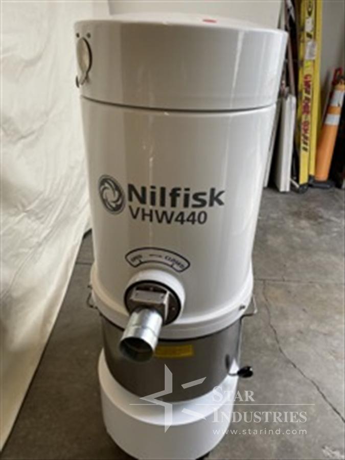 Used Nilfisk VHW440 Vacuum