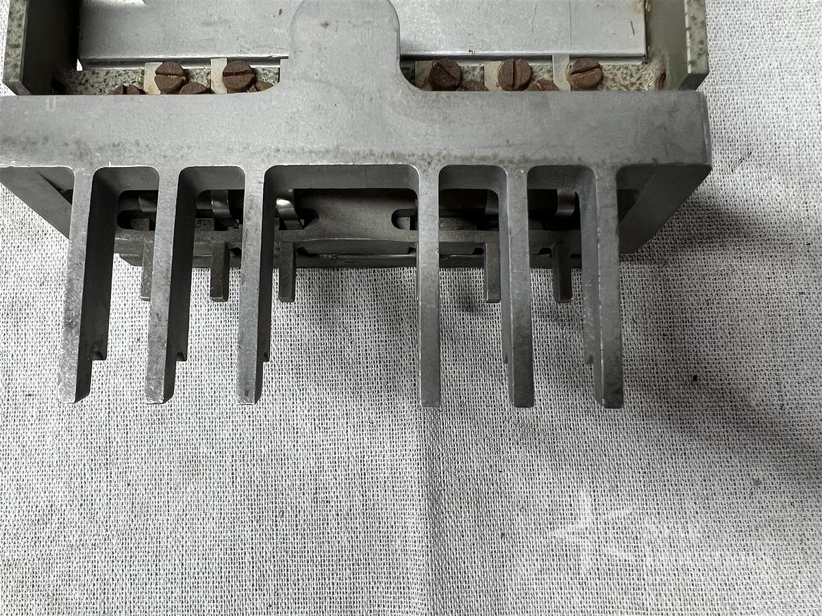 Used Bosch 1200 Magazine Station Size #4