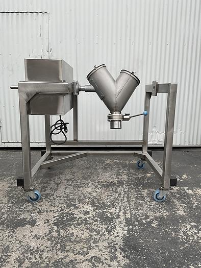 Used Used 8 Quart V- Blender s.s. w/ motor switch includes 2 Lids & valve, s.s. frame w/ wheels, 115/60/1