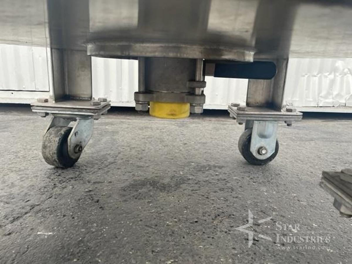 Used LOWE 55 C.F. STAINLESS RIBBON BLENDER