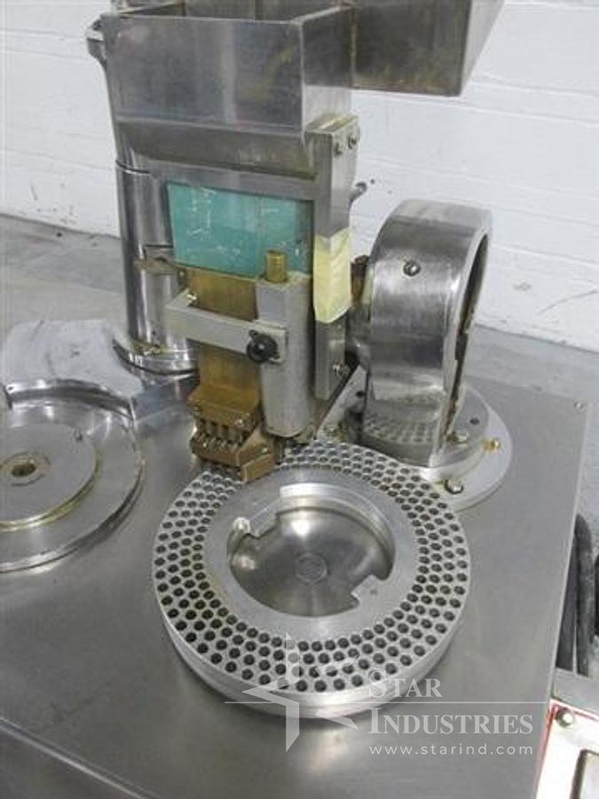 Used 500 GALLON DCI JACKETED STAINLESS TANK