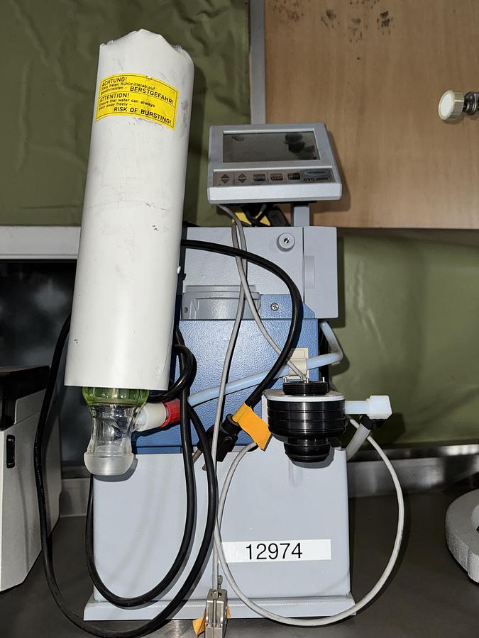 Used VacuuBrand CVC2000 II