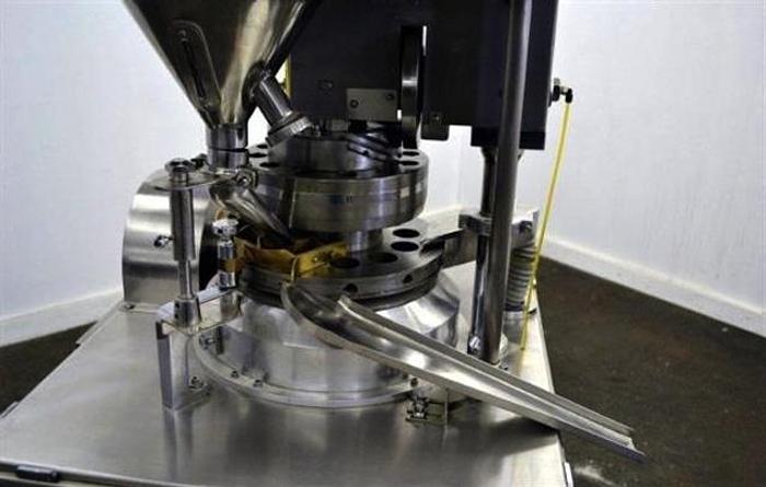 Used ECONOLINE 12D CAPPLUS TABLET PRESS, 12 STATION