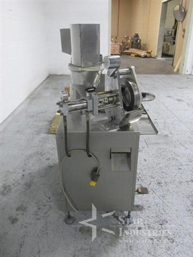 Used AMF GLEN 340 QUART MIXER