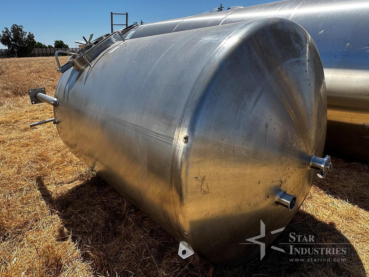 Used Tank, 1,500 Gallon, Stainless Steel, Vertical, Cherry-Burrell