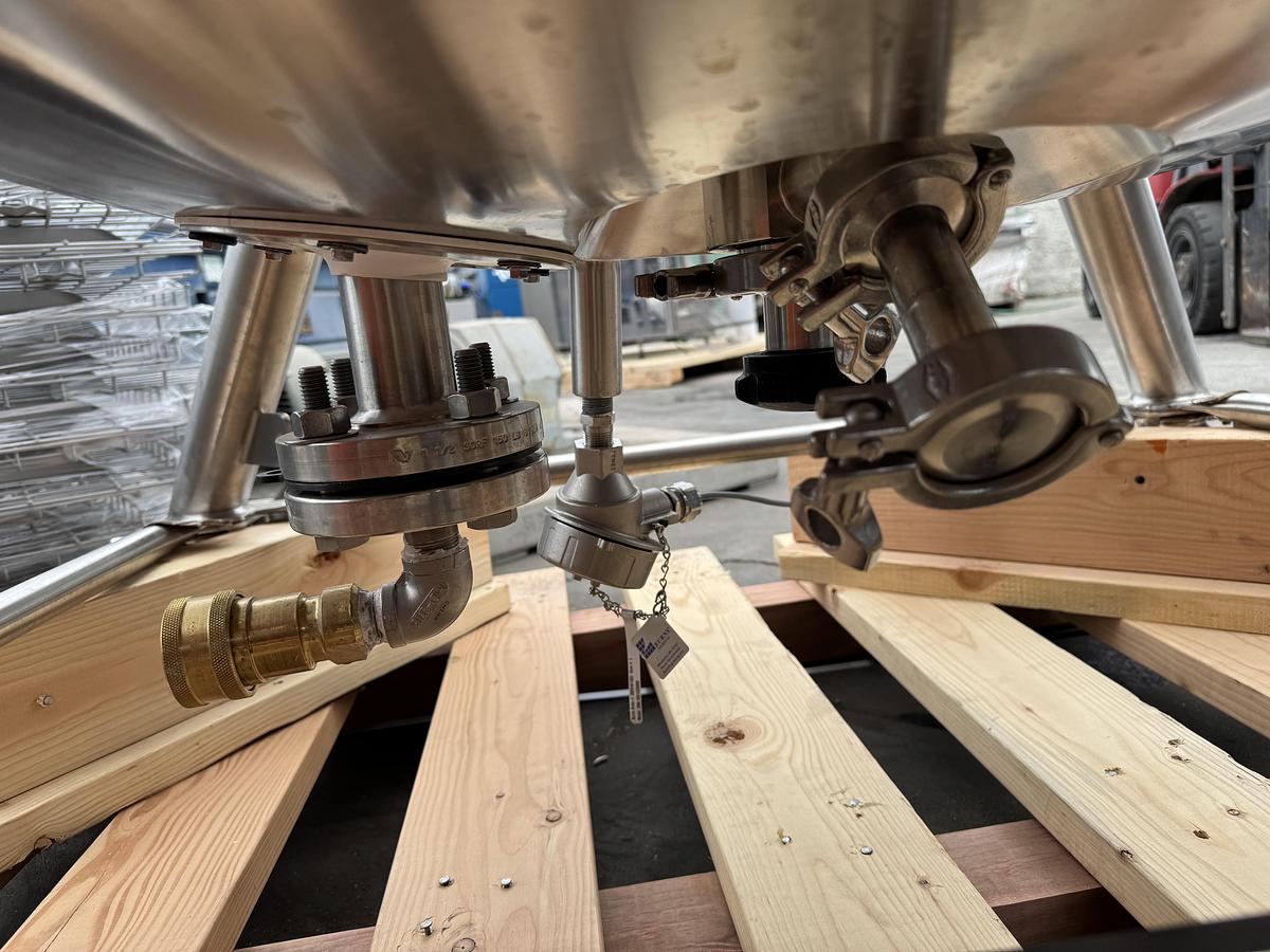 Used 450 liter Holloway S.S. Tank