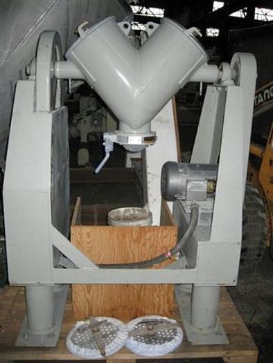 Used 1 c. f. Patterson Kelley Twin shell blender w/ L-S Bar