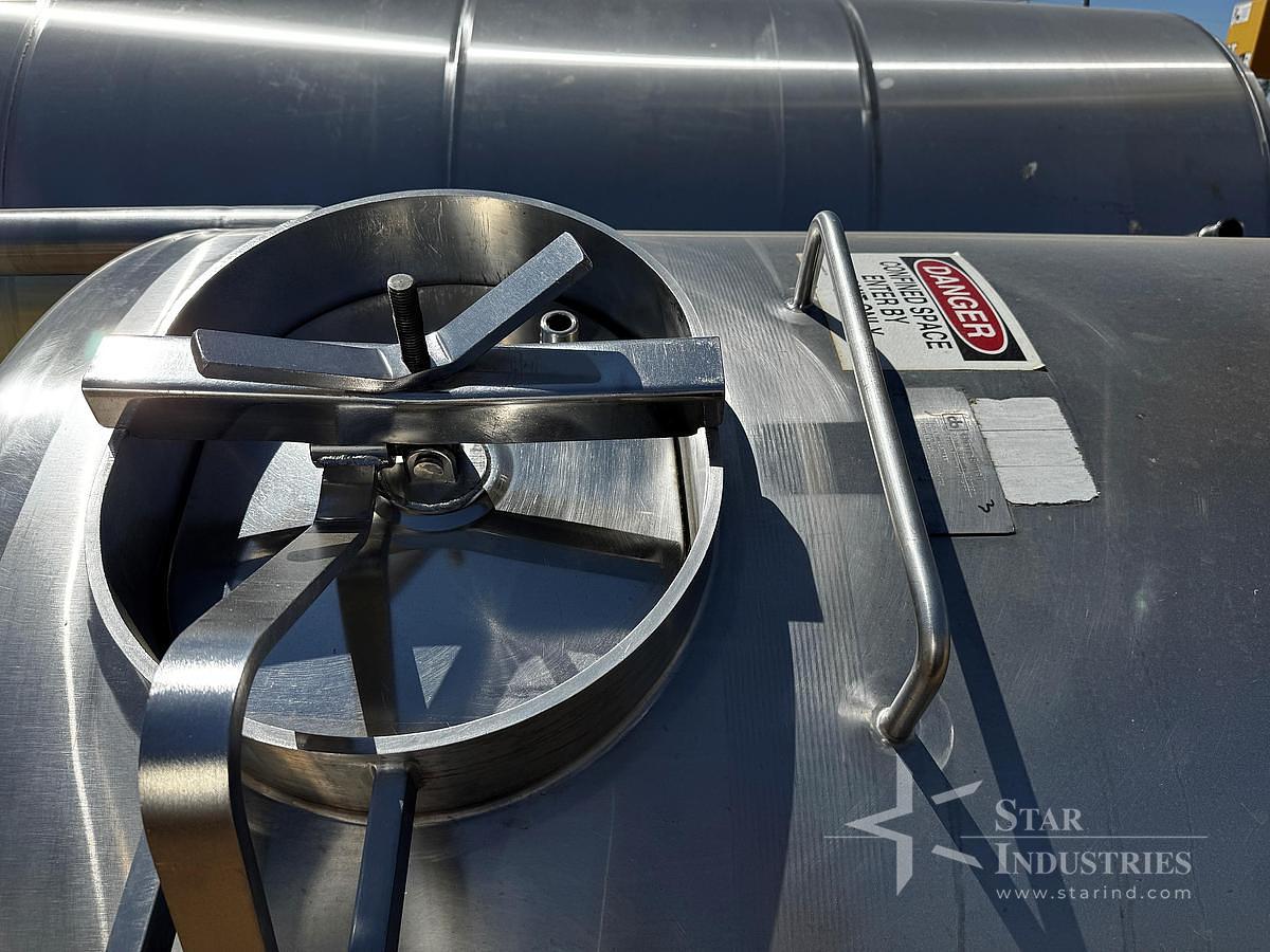 Used Tank, 1,500 Gallon, Stainless Steel, Vertical, Cherry-Burrell