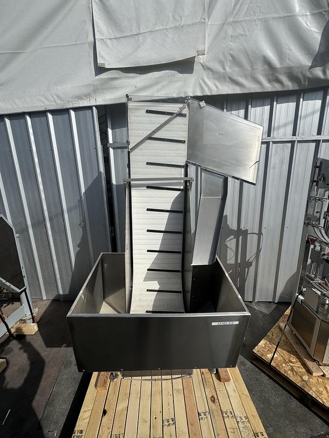 Used Chuck Capper w/ Elevator