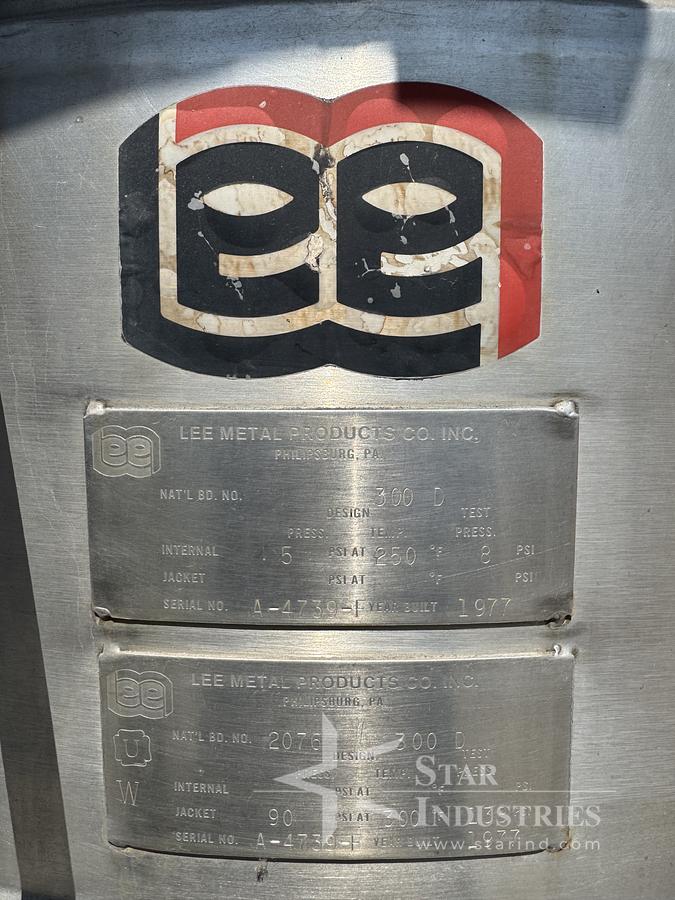 Used Lee 300 gallon tank w/ 1.5 h.p. Lightnin Mixer