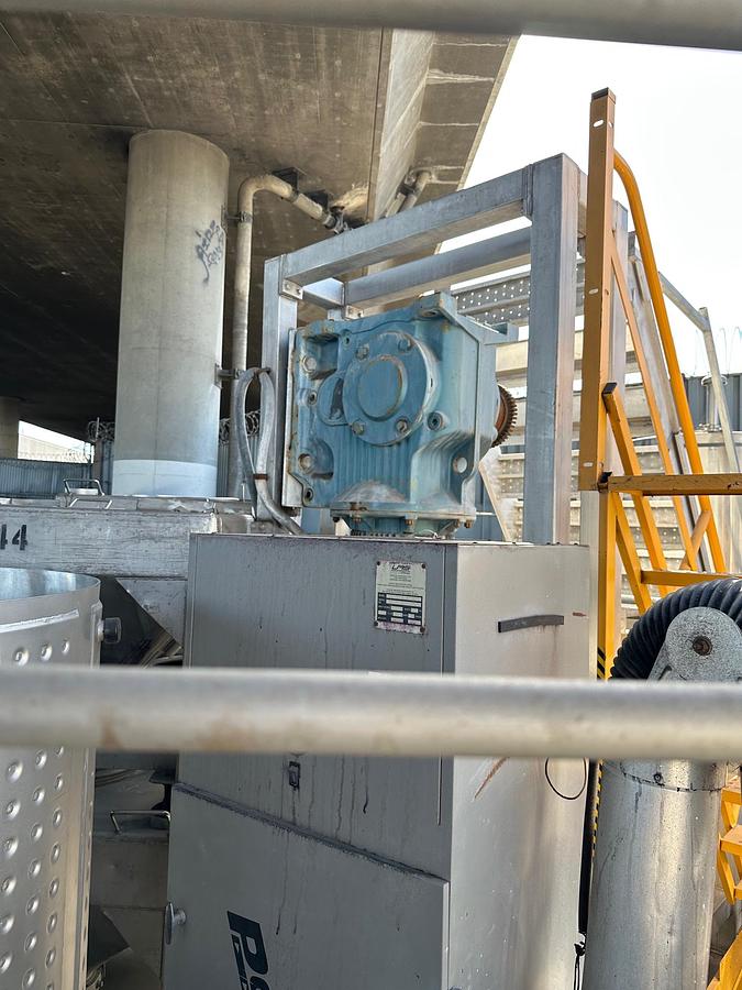 Used 110 Cubic Foot double Strong Scott Ribbon Blender, 60 h.p., w/ dust cover