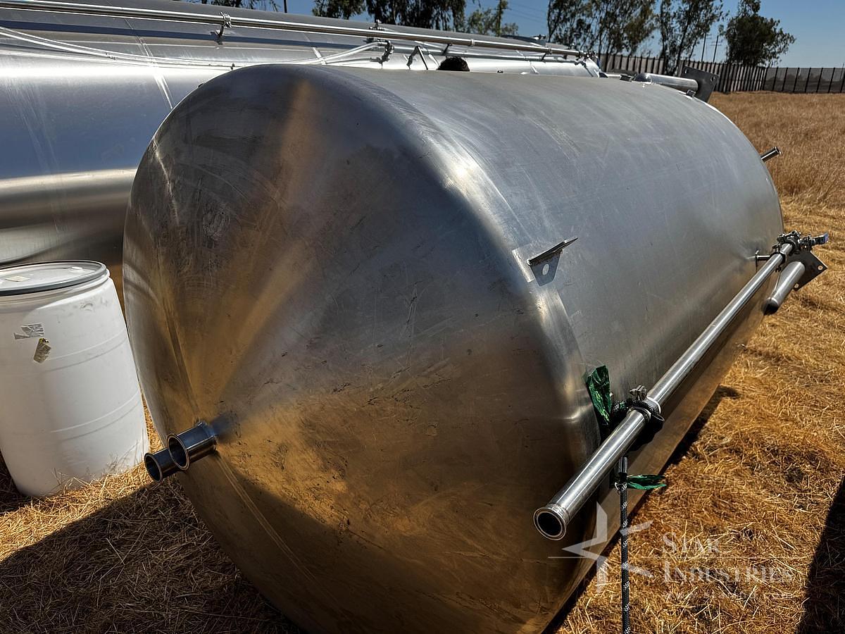 Used Tank, 1,500 Gallon, Stainless Steel, Vertical, Cherry-Burrell